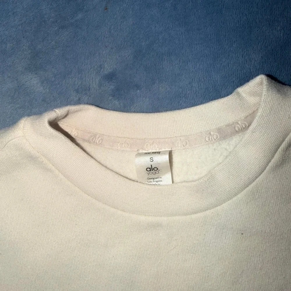 Alo Yoga cream & black color block sweatshirt
